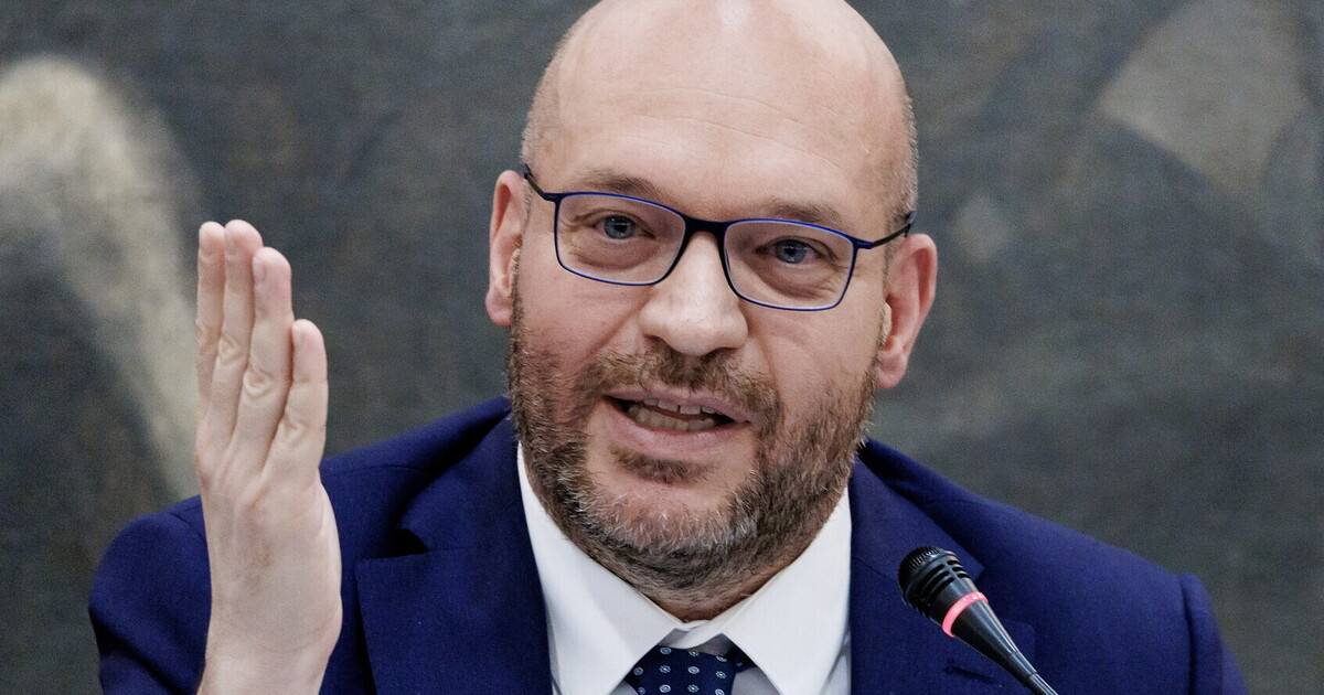 la camera di lorenzo fontana chiude i lavori ma fa infuriare la lega e fdi non informati altro pasticcio