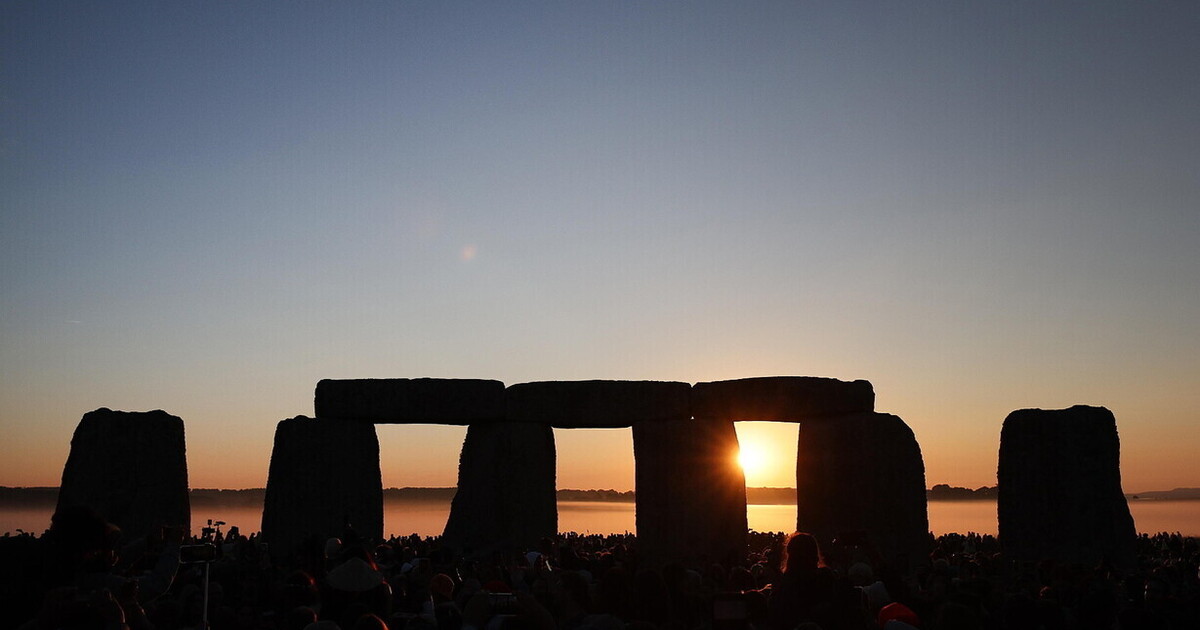 tra le pietre di stonehenge immersi in uno dei pi249 grandi misteri del mondo
