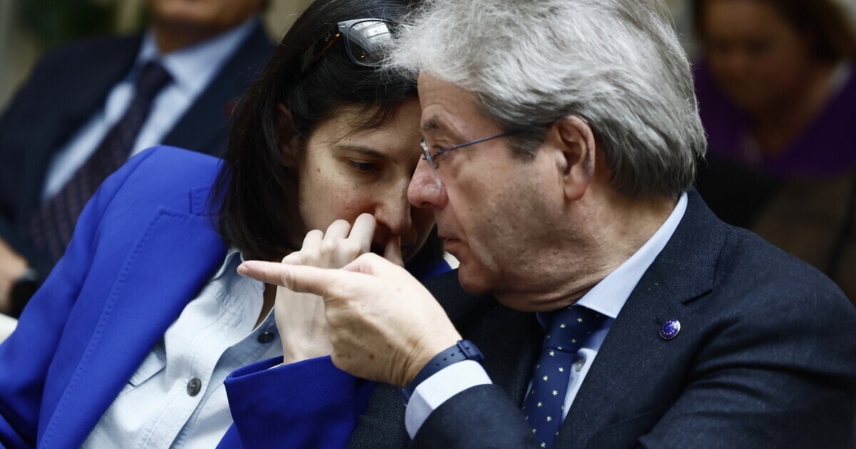 Il gendarme Gentiloni guida ora i riformisti del Pd. Si riuniscono a Milano. E c