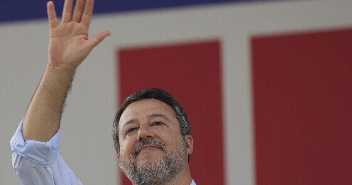 salvini cambio alla comunicazione matteo pandini lascia l ufficio stampa resta portavoce da milano