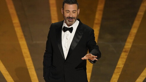 Kimmel torna in tv dopo il tentativo di censura di Trump e si commuove: "Grazie a chi ha lottato per farmi parlare"