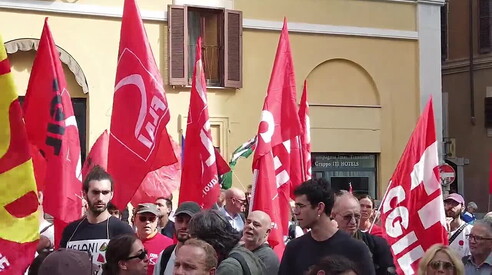 La Cgil contestata durante il presidio per la Flotilla: "Vergogna"