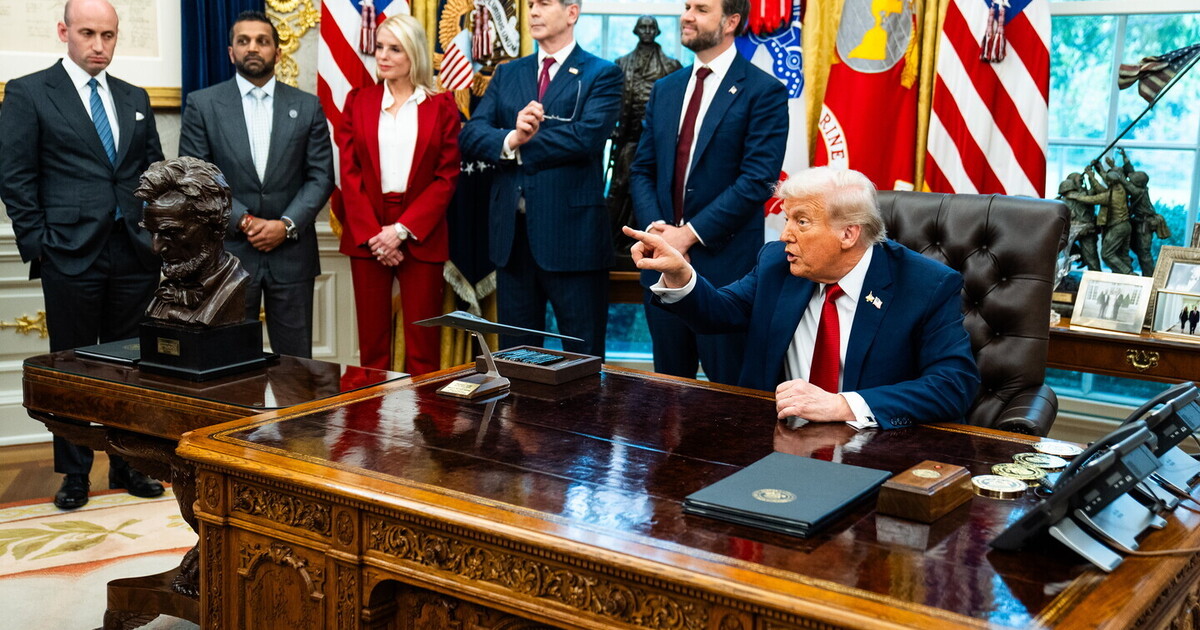 Trump firma un esecutivo per salvare TikTok dalla Cina ma lo vorrebbe “100% Maga”