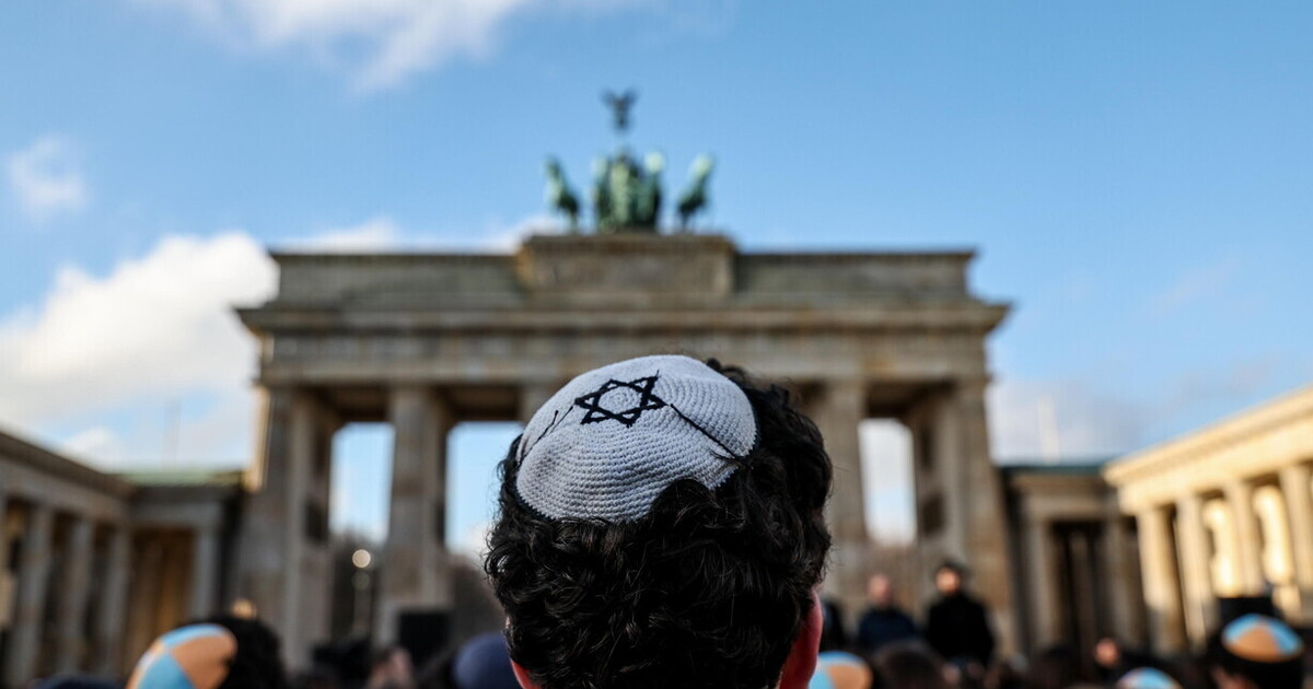la maledizione di israele un libro di niram ferretti