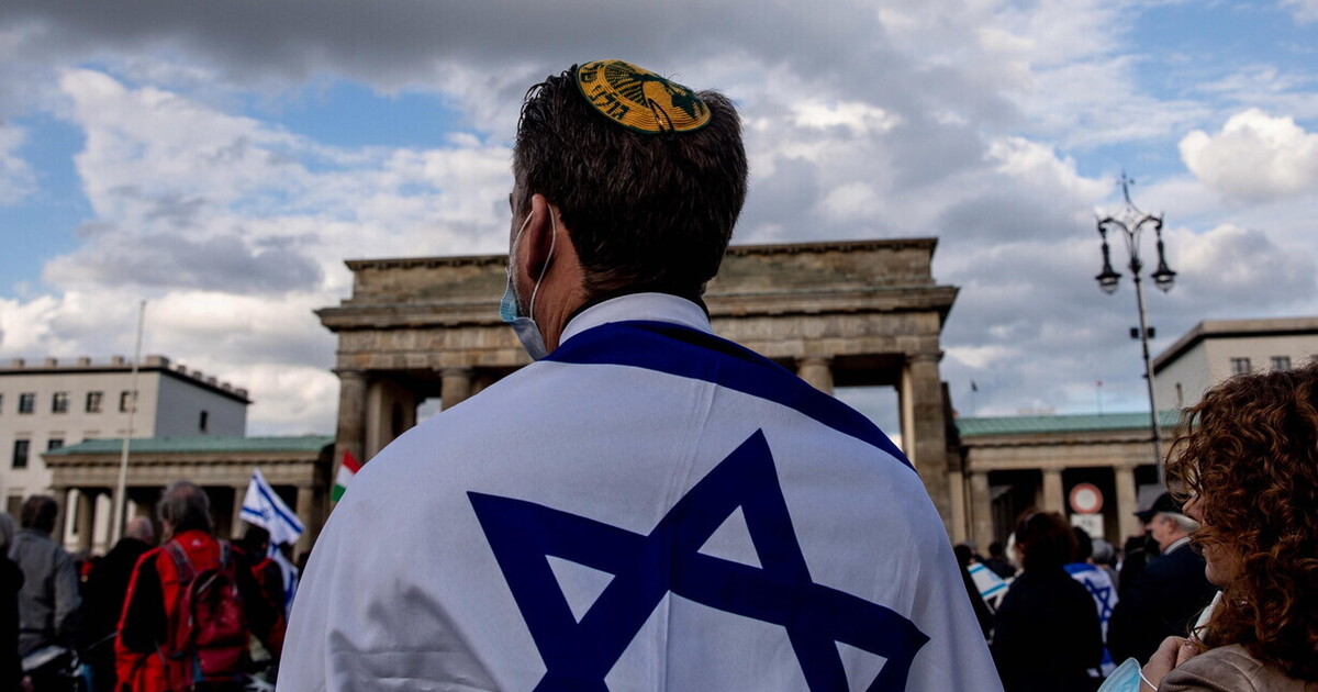Criticare Israele senza dimenticare di condannare Hamas? Si può fare