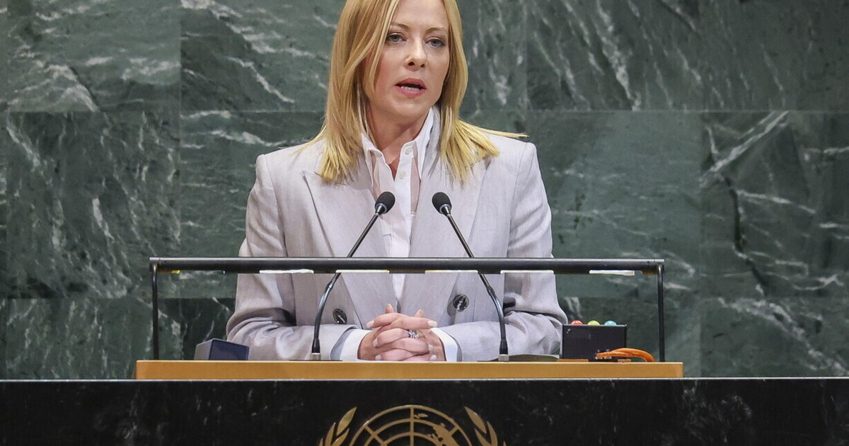 Meloni: "La Flotilla si fermi. Il piano Trump è una speranza"
