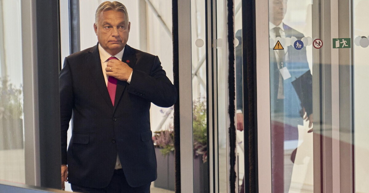 Orbán ha due piedi e troppe staffe