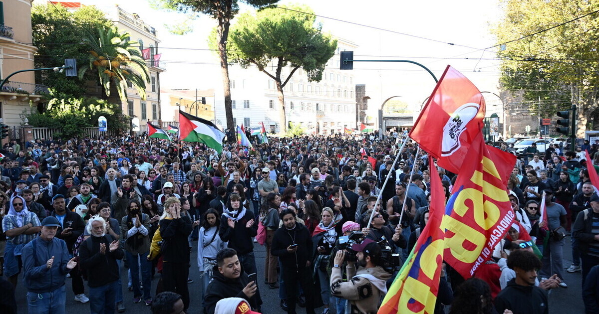 L’industria italiana è ferma, ma Landini va in piazza per Gaza. Ecco perché la sinistra perde