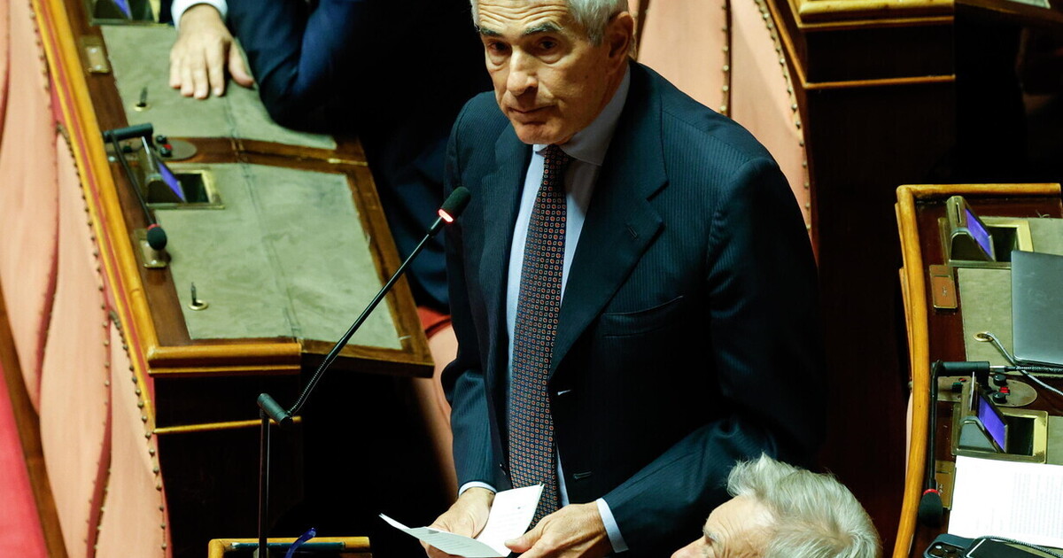 Casini: "I disordini su Gaza favoriscono Meloni. Schlein? Non è ancora l