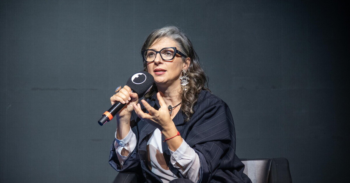 Chissà se almeno oggi Francesca Albanese avrà il coraggio di usare la parola “Hamas”