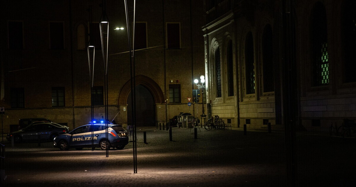 rinnegando il pensiero di quell8217alba lettera da una lama tagliente