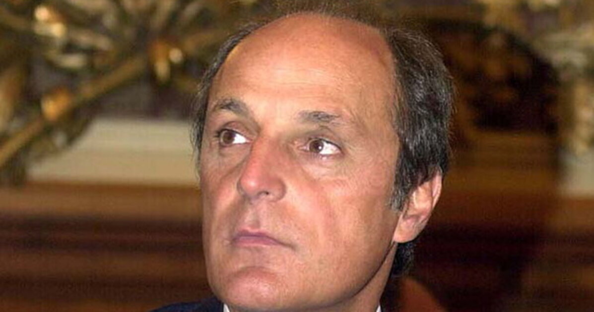 Chi è Luigi Lobuono, il civico candidato in Puglia: di nuovo in campo contro Decaro Chi è Luigi Lobuono, il civico candidato in Puglia: di nuovo in campo contro Decaro