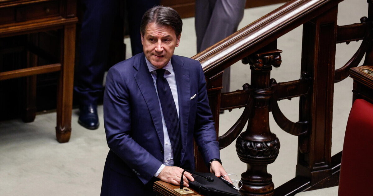 Conte spariglia e spiazza il Pd. “Primarie? Mi occupo di economia” Conte spariglia e spiazza il Pd. “Primarie? Mi occupo di economia”