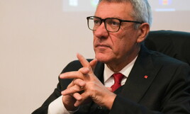 https://img-prod.ilfoglio.it/2025/10/10/085001453-051e9ec2-31b6-4119-bd0c-c019afae9017.jpg