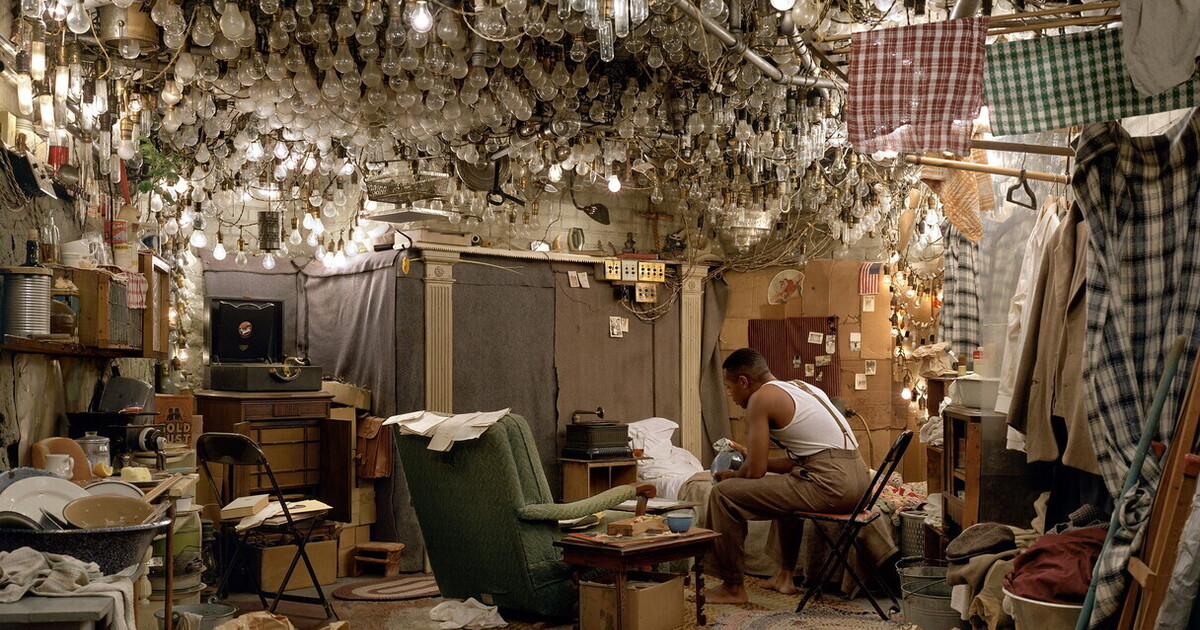 Il museo di piazza san Carlo alza il livello e ospita una mostra di Jeff Wall
