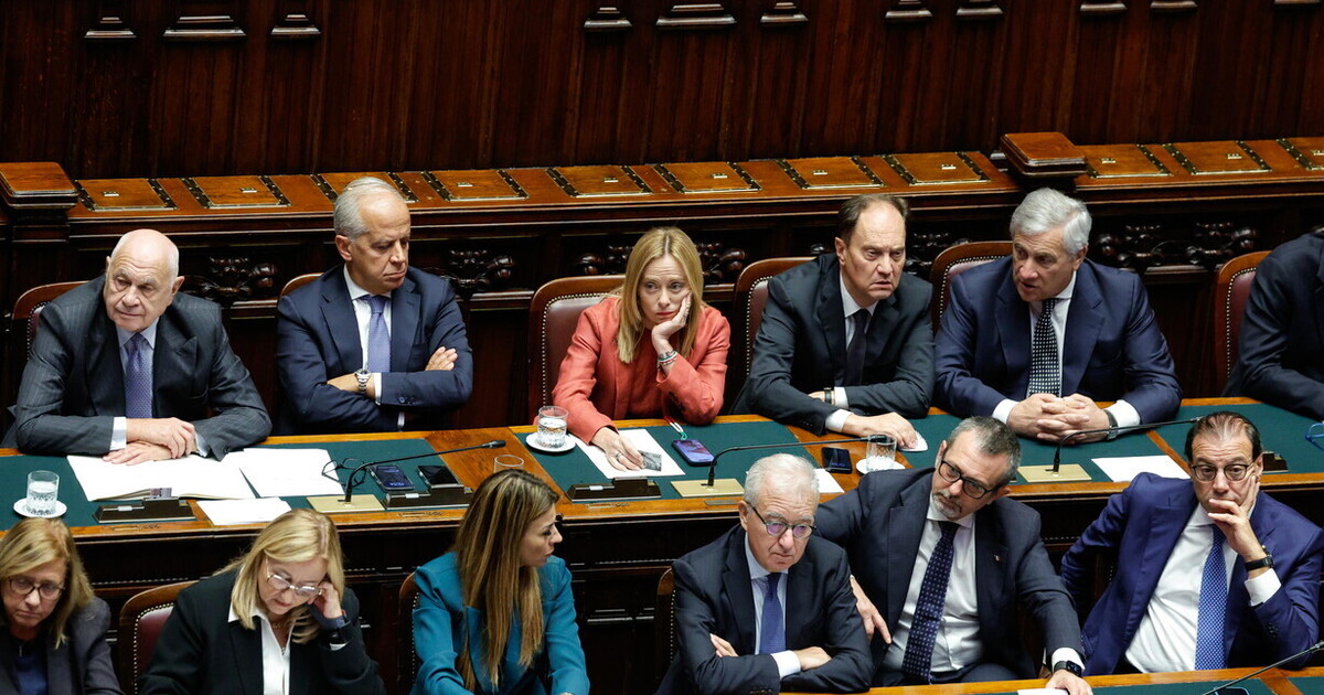 La produzione industriale va molto peggio del previsto. La svolta che serve al governo La produzione industriale va molto peggio del previsto. La svolta che serve al governo
