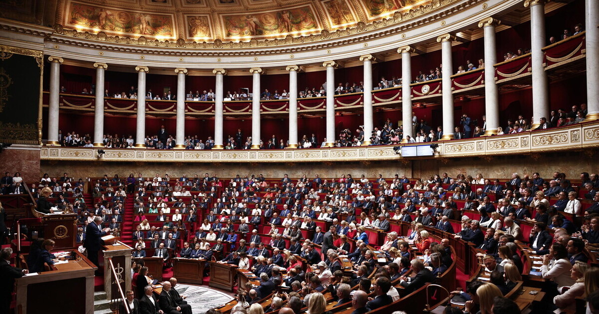 Macronismo in crisi, ma anche il gollismo non si sente tanto bene