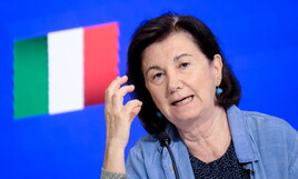 Le "gite" ad Auschwitz di Roccella e la risposta di Liliana Segre
