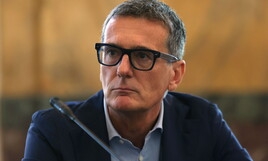 https://img-prod.ilfoglio.it/2025/10/13/182808499-327b6c93-573e-4531-abad-f544be4da8c2.jpg
