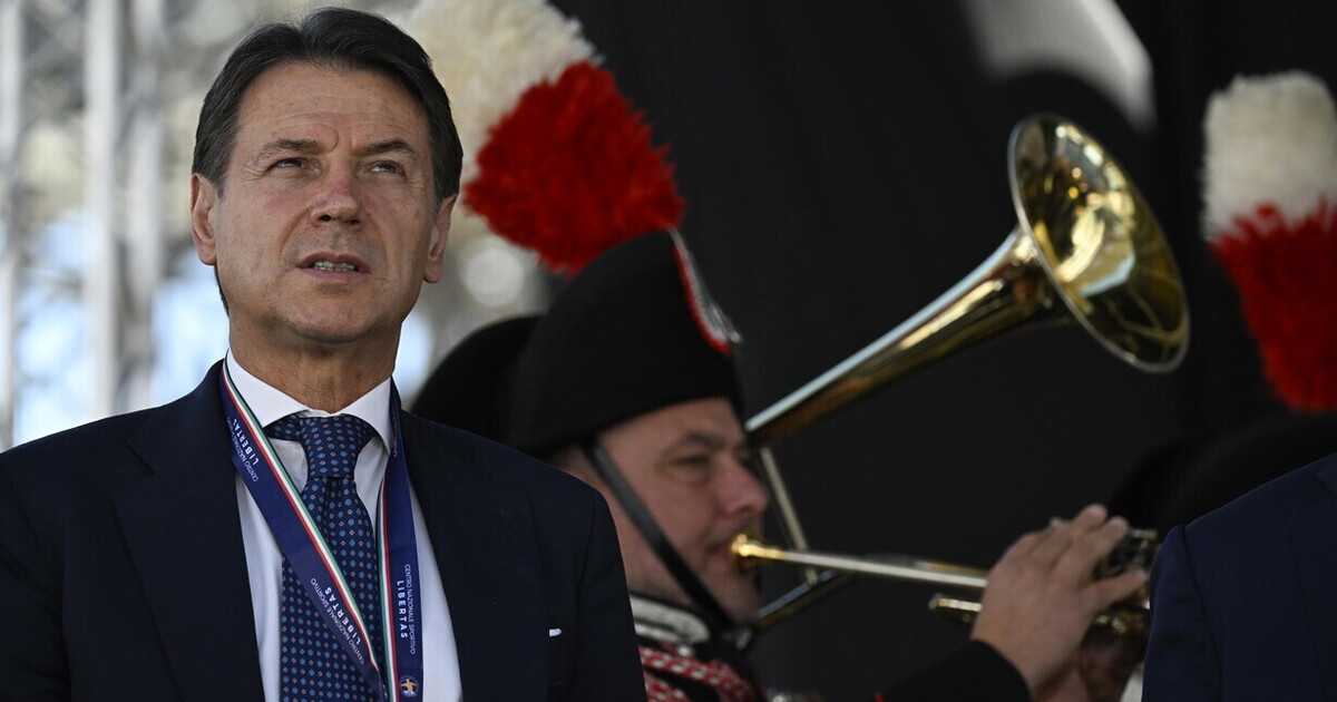 Conte presenta la sua mozione sulla Libia e si sposta al centro. Pd e Avs: “Aveva già firmato la nostra” Conte presenta la sua mozione sulla Libia e si sposta al centro. Pd e Avs: “Aveva già firmato la nostra”