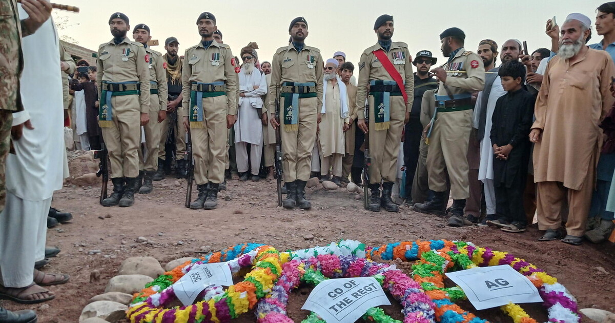 perch233 l8217afghanistan e il pakistan si scontrano con decine di morti