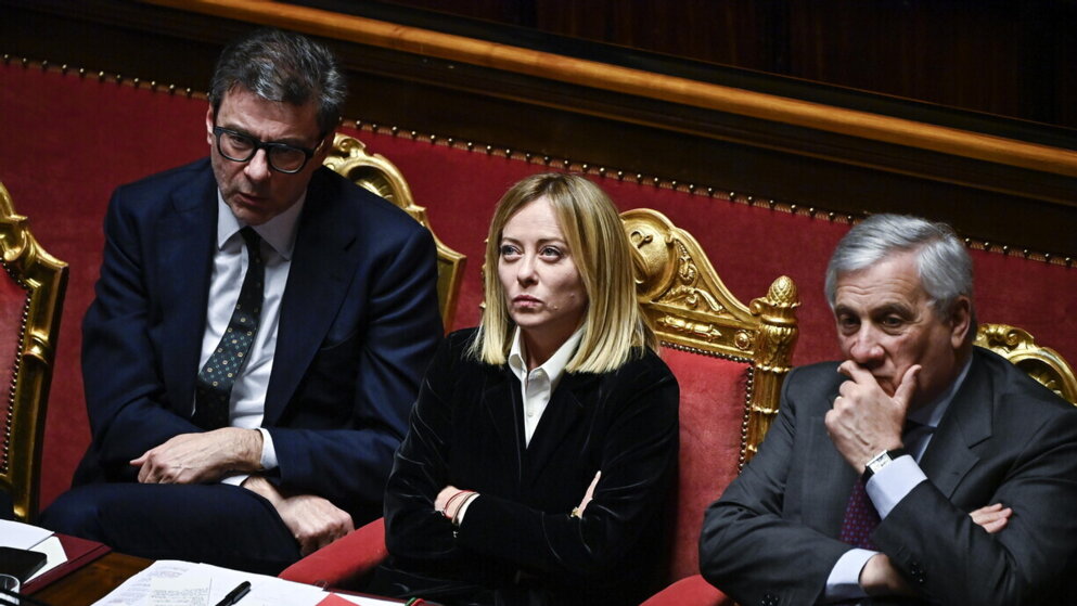 Meloni money. La manovra arriva a 18 miliardi, il nodo resta l’aiuto delle banche. Duello Tajani-Giorgetti