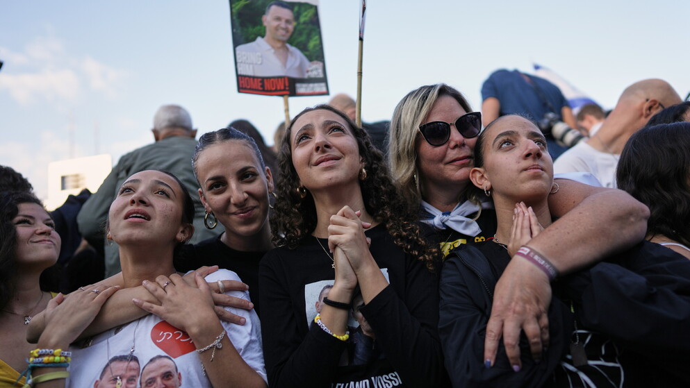 L’attesa di un corpo rapito. L’ottimismo che resta per la famiglia di un ostaggio ucciso