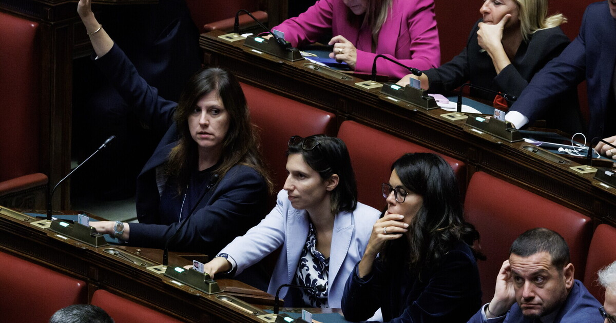 La Camera conferma il memorandum Italia Libia. Bocciate le due mozioni di Pd e 5 Stelle La Camera conferma il memorandum Italia Libia. Bocciate le due mozioni di Pd e 5 Stelle