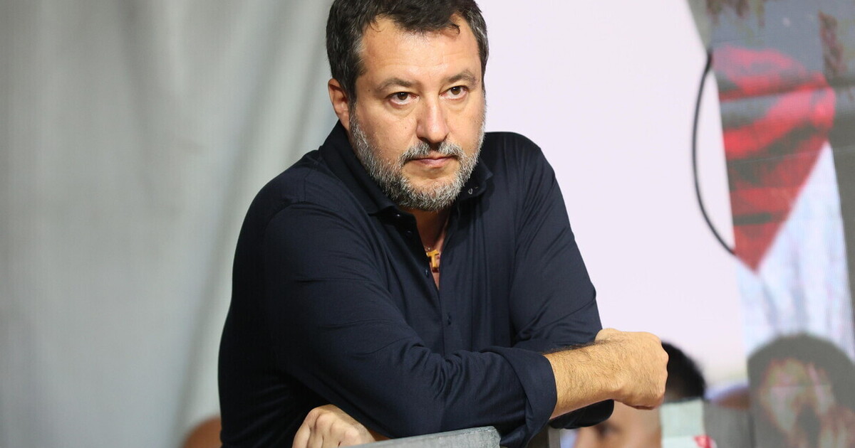 Permessi estesi ai parenti, assegni d’inclusione: perché il nuovo dl Flussi potrebbe non piacere a Salvini Permessi estesi ai parenti, assegni d’inclusione: perché il nuovo dl Flussi potrebbe non piacere a Salvini