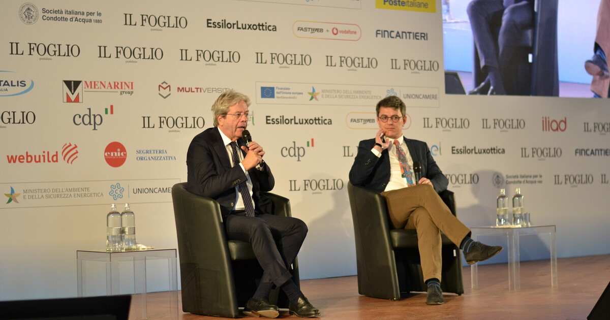 la credibilit224 che manca al pd dialogo con paolo gentiloni
