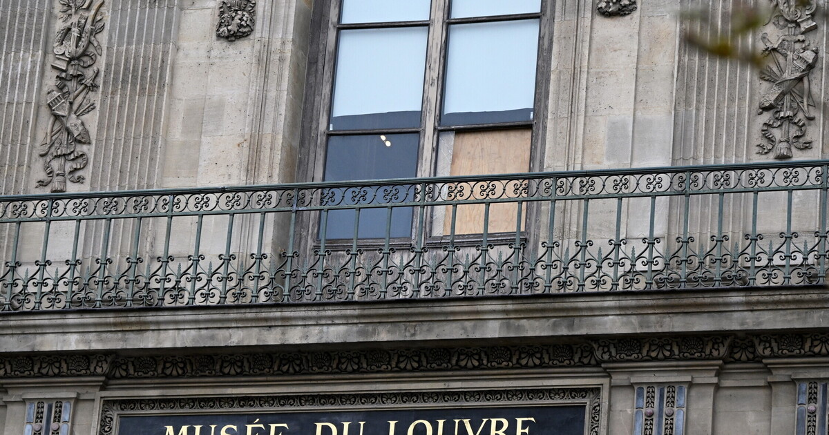 Il colpo al Louvre è riuscito perché i tesori francesi non sono ben protetti Il colpo al Louvre è riuscito perché i tesori francesi non sono ben protetti