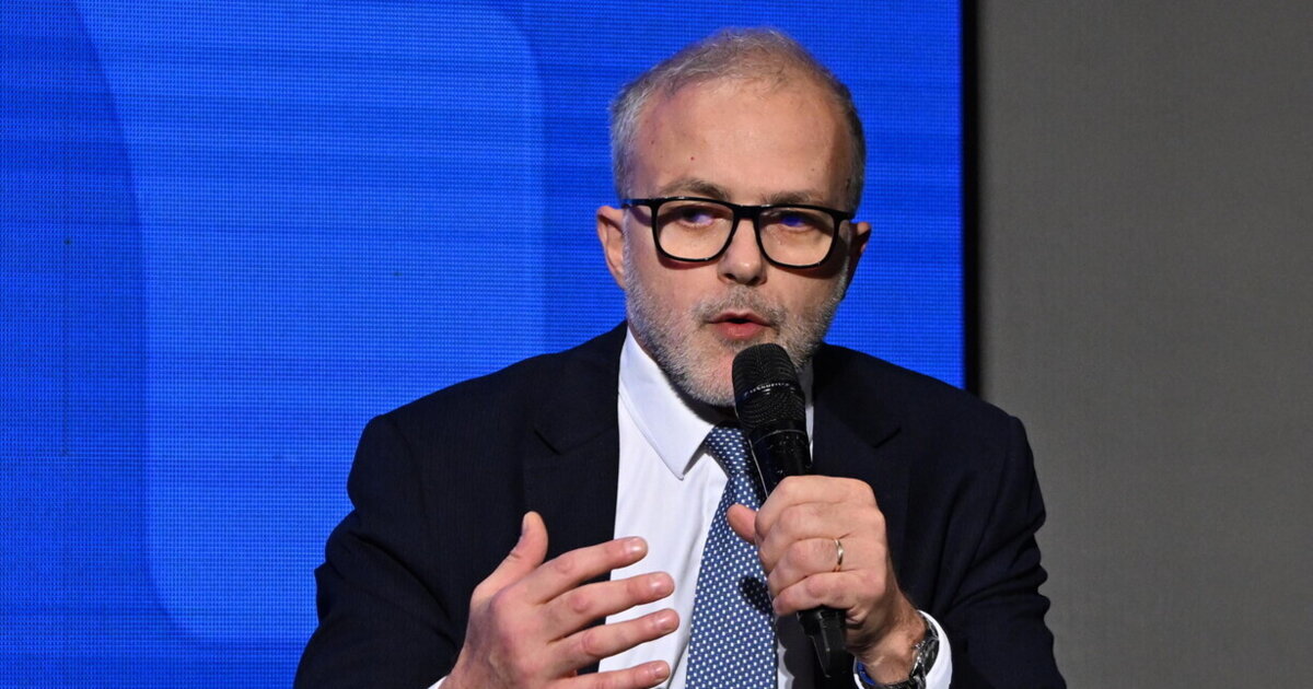 e ruffini che fa nel gran profluvio di civici tace l8217ex direttore dell8217agenzia delle entrate