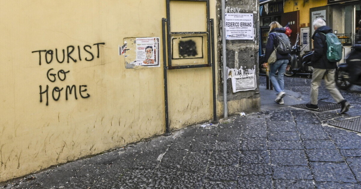 passo indietro del governo sugli affitti brevi la cedolare secca torna al 21 per cento con un ma