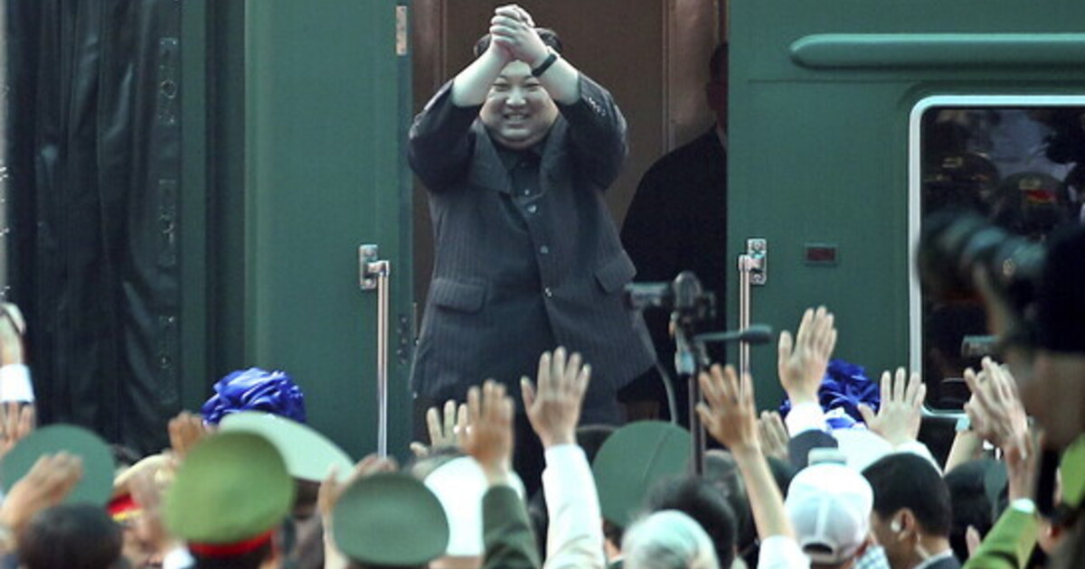 I pettegolezzi su un incontro fra Trump e Kim Jong Un silenziati da una manciata di missili I pettegolezzi su un incontro fra Trump e Kim Jong Un silenziati da una manciata di missili