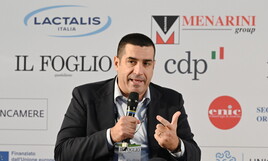 https://img-prod.ilfoglio.it/2025/10/22/190916003-fe88787b-02ff-4e68-9f08-2b7f68974446.jpg