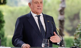 https://img-prod.ilfoglio.it/2025/10/23/083405273-e4c11e3e-7bea-4627-b792-6ad0334164ea.jpg