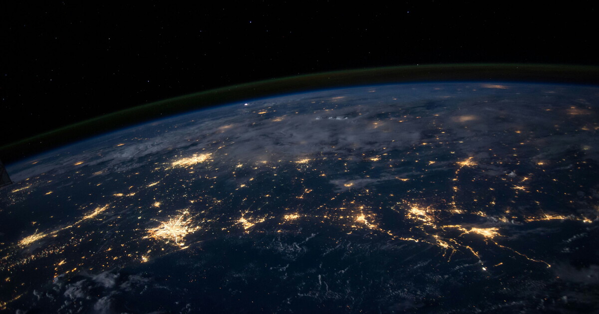 quattro astronauti e due cosmonauti la terra vista da lass249 senza confini da Ilfoglio.it quattro astronauti e due cosmonauti la terra vista da lass249 senza confini