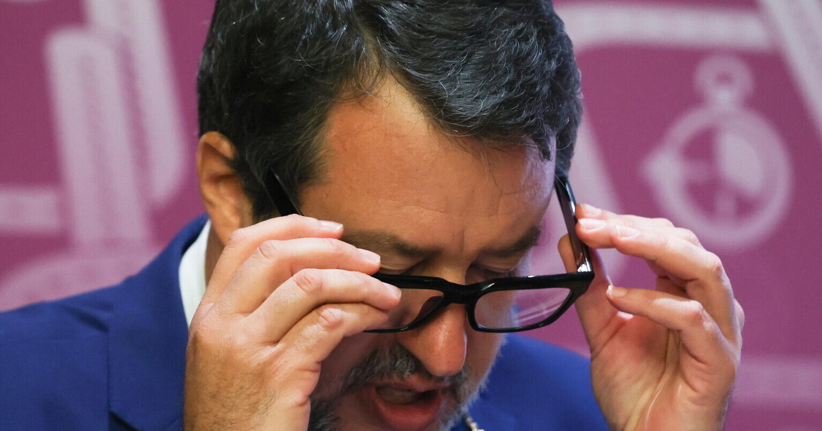 Scoppole per Salvini. Dalla legge Fornero fino a rimbrotti di Meloni: il leader leghista fa i conti con la realtà Scoppole per Salvini. Dalla legge Fornero fino a rimbrotti di Meloni: il leader leghista fa i conti con la realtà