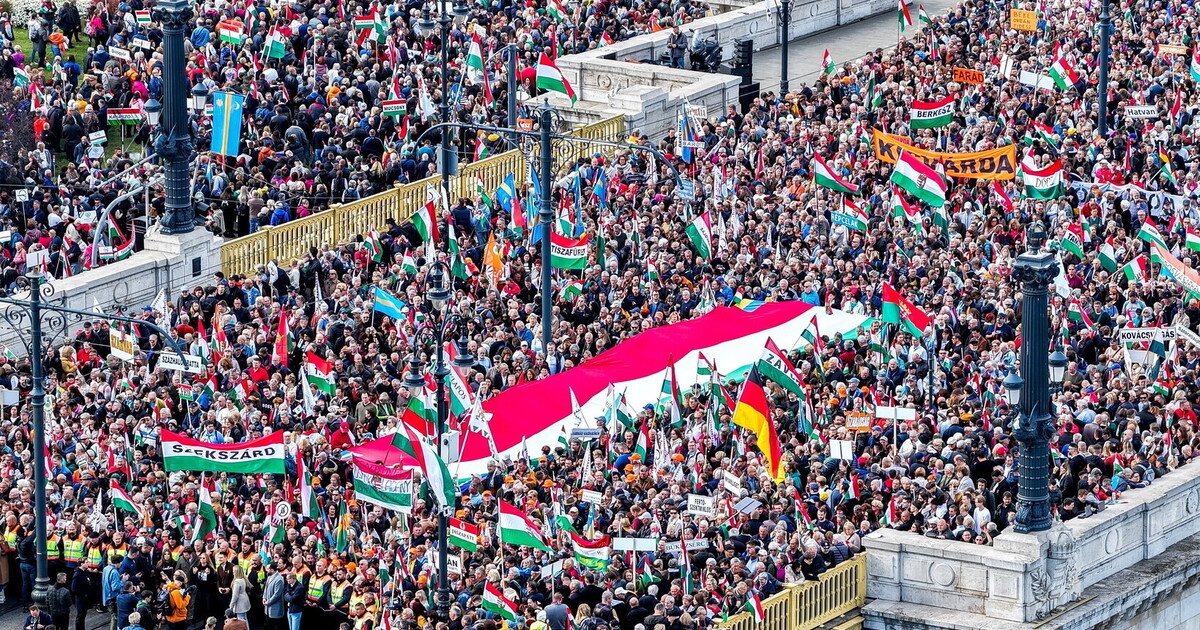 La storia in campagna elettorale a Budapest