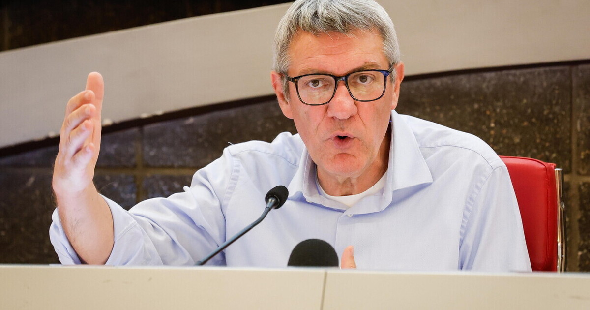 Il derby tra Usb e Cgil. I primi hanno già proclamato lo sciopero, Landini lo farà. Incrocio di date e di idee Il derby tra Usb e Cgil. I primi hanno già proclamato lo sciopero, Landini lo farà. Incrocio di date e di idee
