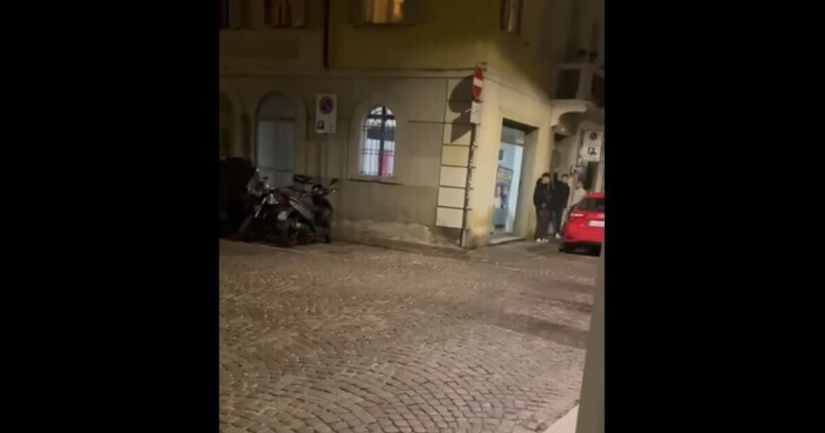 i giovani di fratelli d italia a parma commissariati per cori fascisti nell anniversario della marcia su roma da Ilfoglio.it i giovani di fratelli d italia a parma commissariati per cori fascisti nell anniversario della marcia su roma