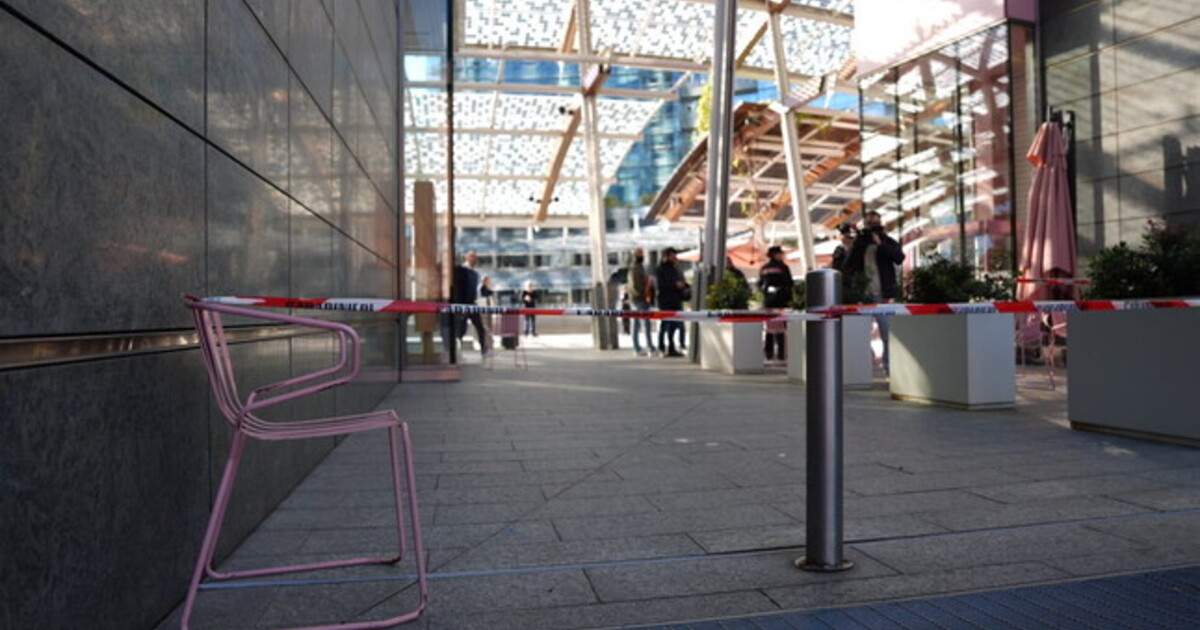 l aggressione di piazza gae aulenti e non solo cosa succede alla gestione della sicurezza a milano da Ilfoglio.it l aggressione di piazza gae aulenti e non solo cosa succede alla gestione della sicurezza a milano