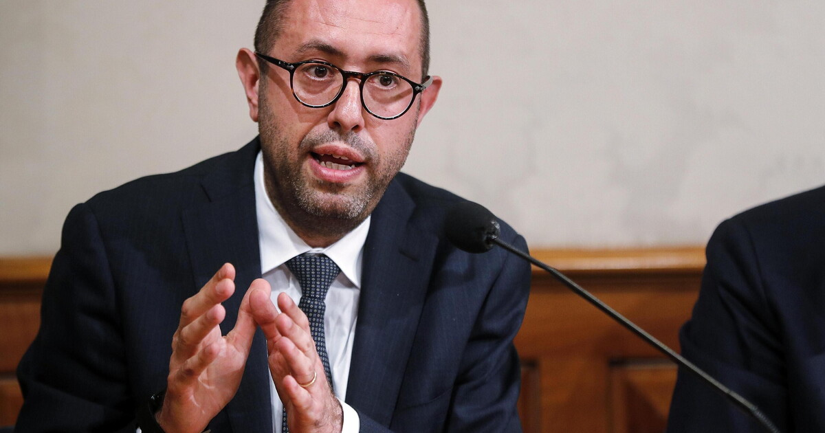 Dem per il "sì". La separazione delle carriere non è un attacco alla magistratura, dice Nannicini Dem per il "sì". La separazione delle carriere non è un attacco alla magistratura, dice Nannicini