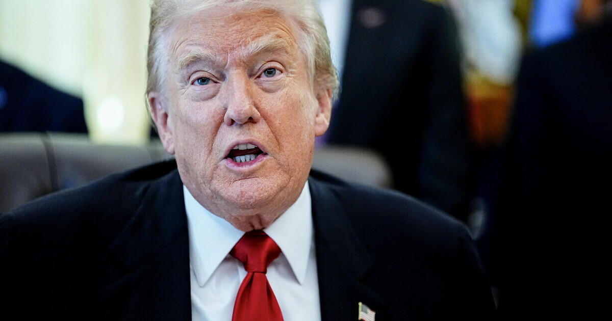 La Corte suprema non è per niente convinta che i dazi di Trump siano costituzionali La Corte suprema non è per niente convinta che i dazi di Trump siano costituzionali