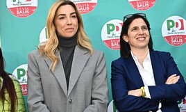 Elly e Salis, dissimulazione onesta. La sindaca prepara un database elettorale, la segretaria teme