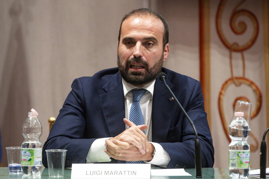 Numeri e narrazioni. L’assurdo dibattito sui “ricchi” da 1.400 euro al mese