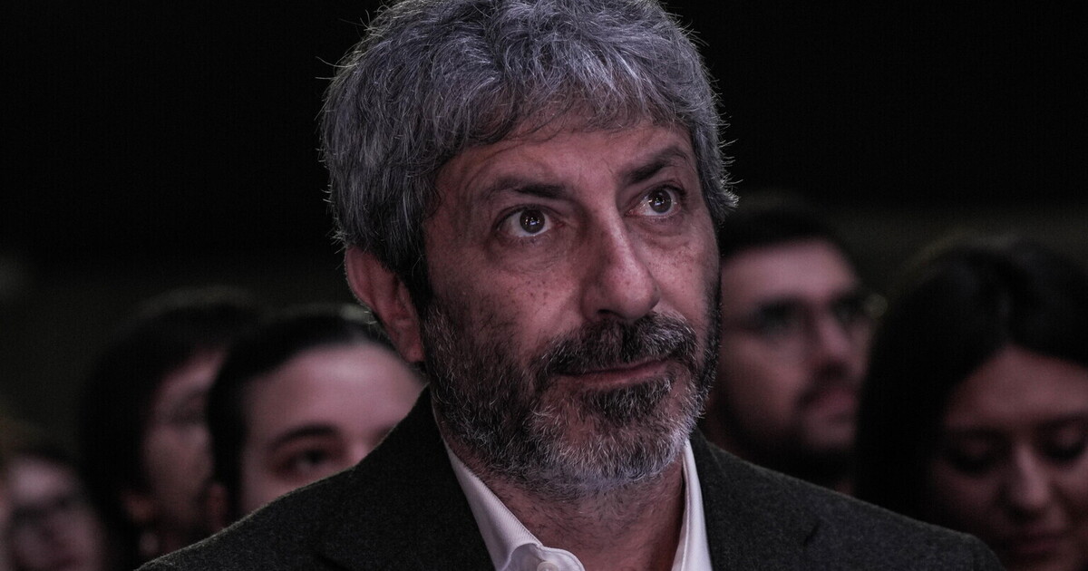 La gioiosa navigazione di Fico (con yacht) nel mare della lotta contro gli anti casta