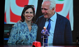 Schlein e il laboratorio di governo Toscana: purghe, fedelissimi, deleghe matte. Delirio