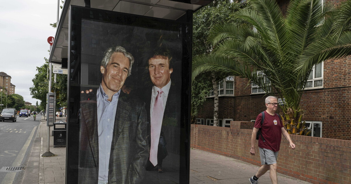 Trump “sapeva delle ragazze”, scrisse Epstein. Cortocircuito nel mondo Maga