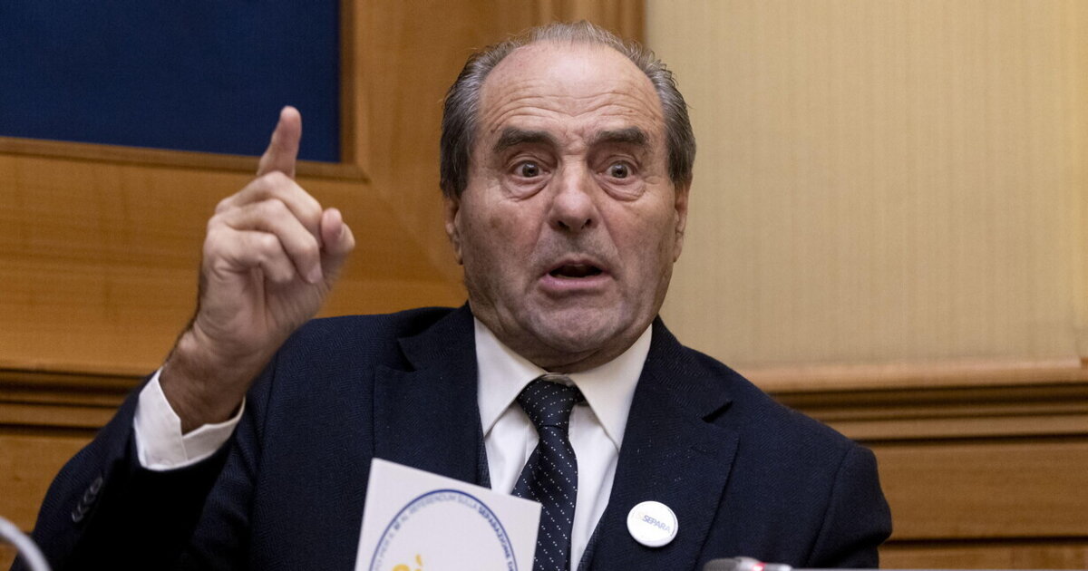 Di Pietro unchained. L’ex pm, volto del comitato "SìSepara", difende il nuovo se stesso che ha cambiato idea